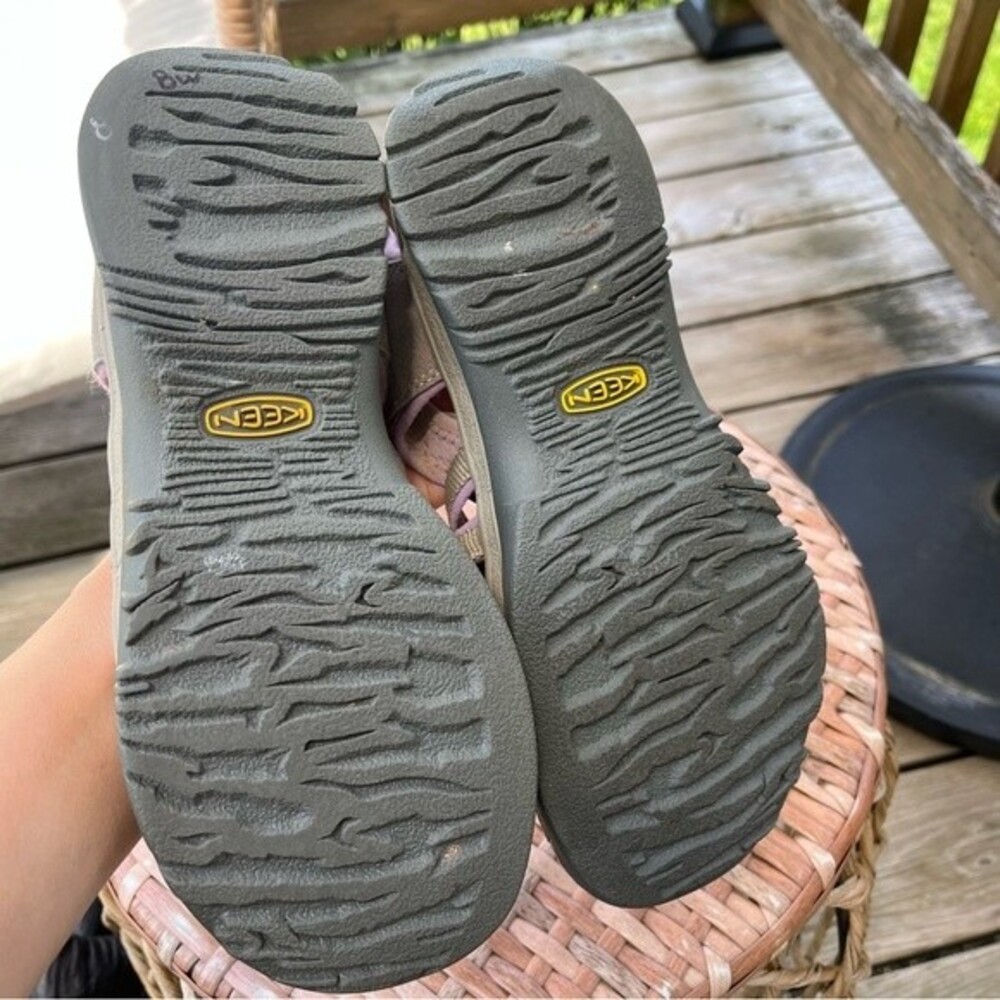 Keen Whisper Sandals in Grey and Purple  9 - Picture 9 of 11